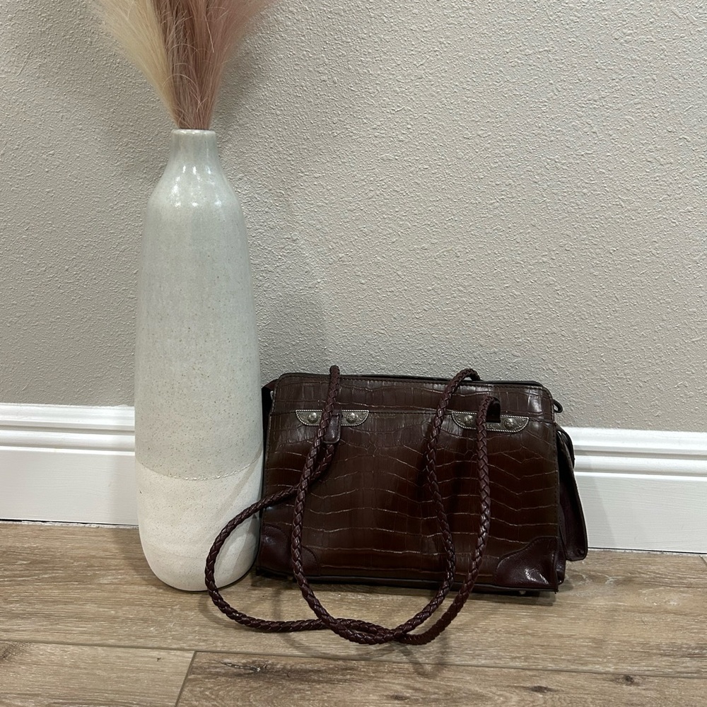 Vintage brown leather bag
